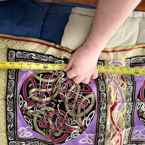 Patrick Francis NWT CELTIC KNOT SILK SCARF - Picture 9 of 14